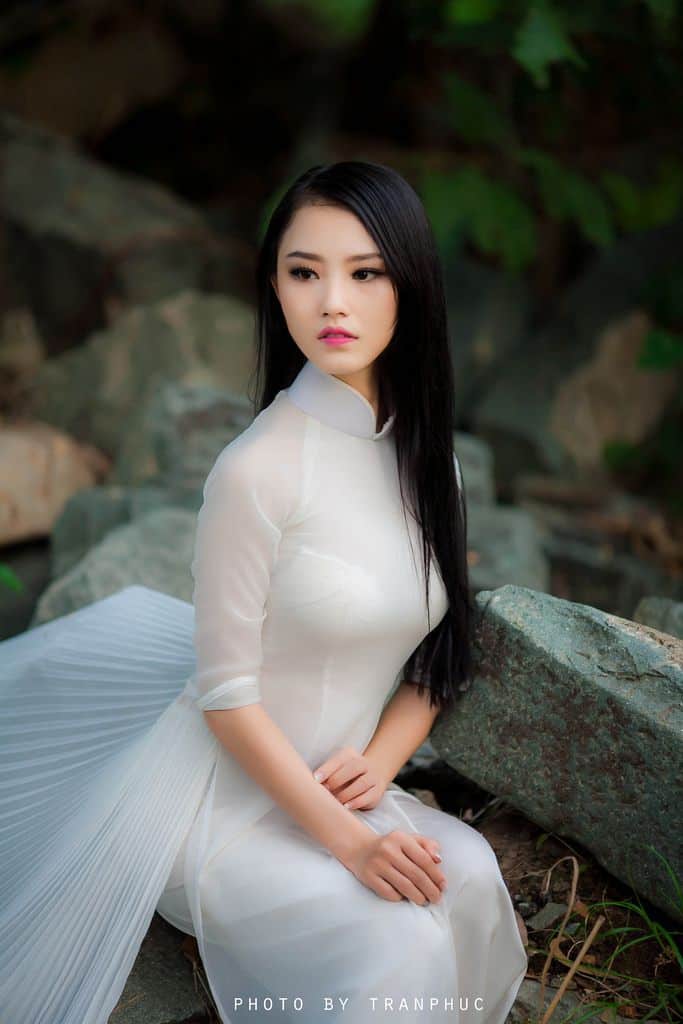 girl xinh mặc áo dài trắng